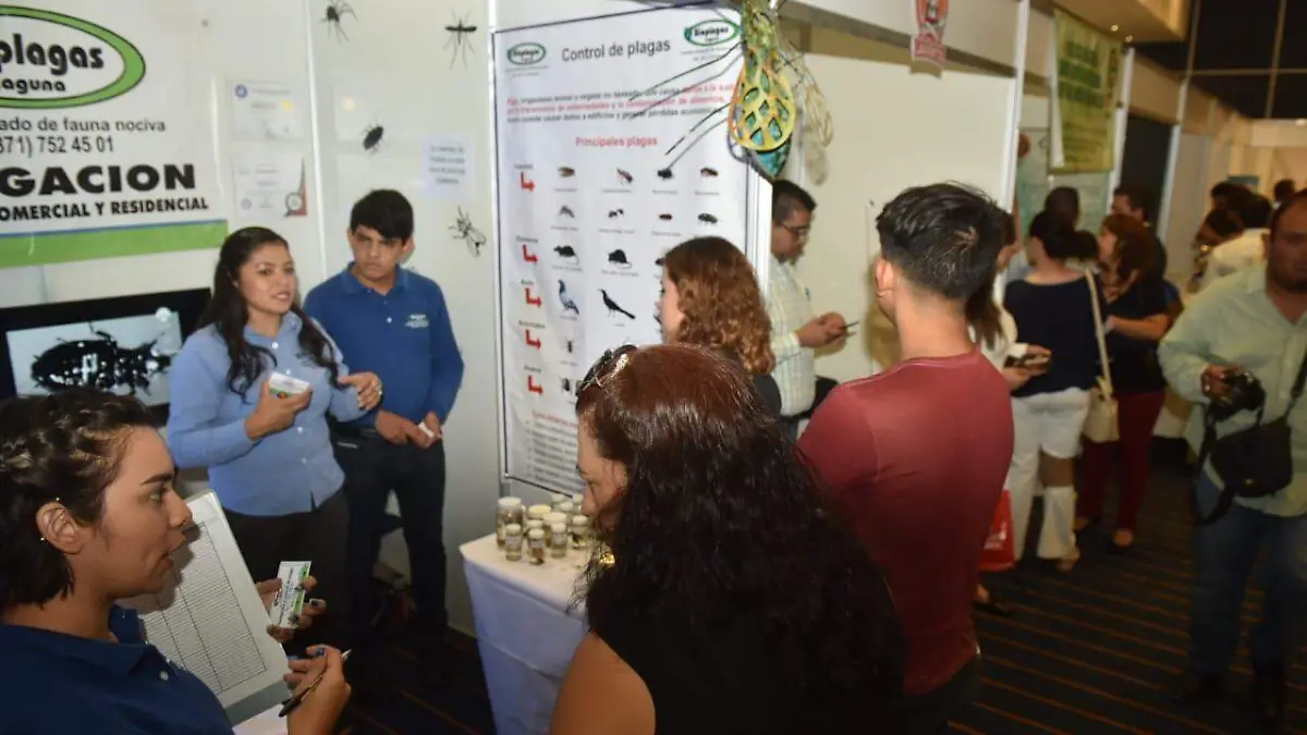 08 Inicia feria de desechables de biodegradables1